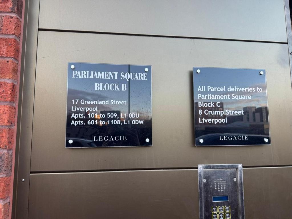 Parliament square 1 .jpg