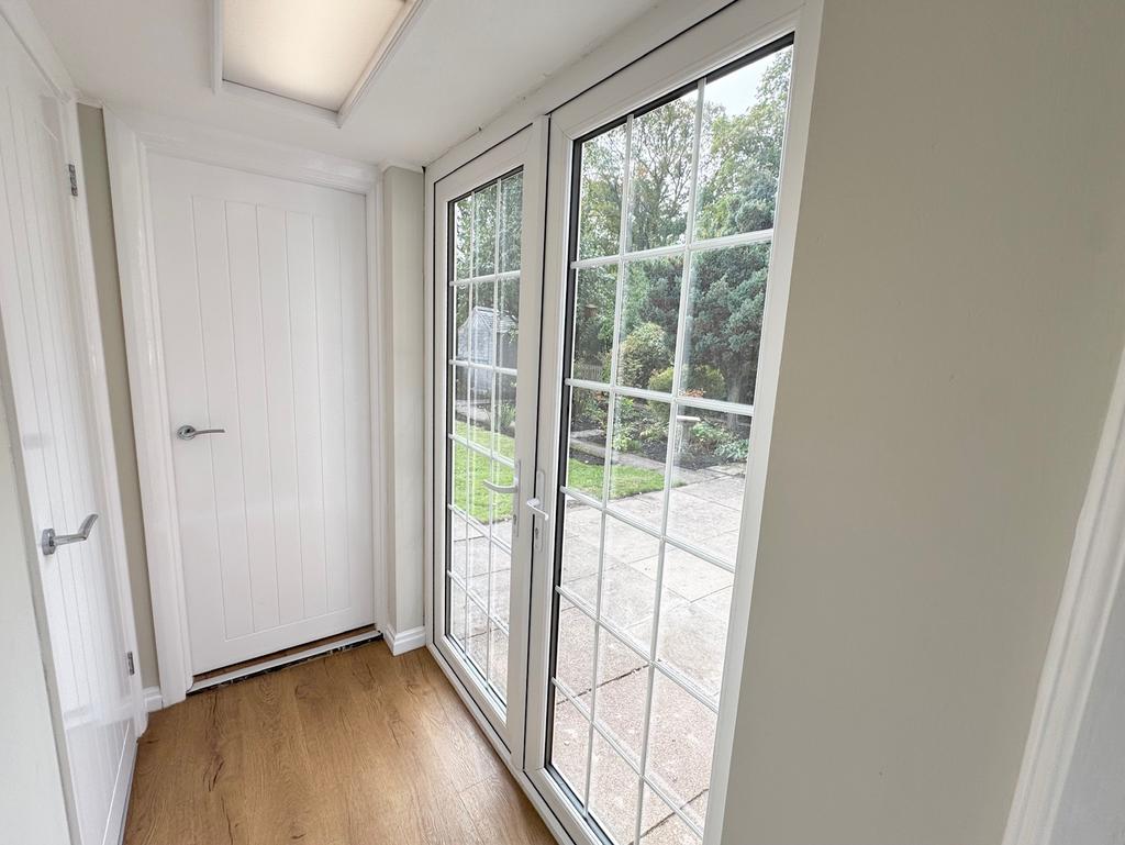 Rear vestibule