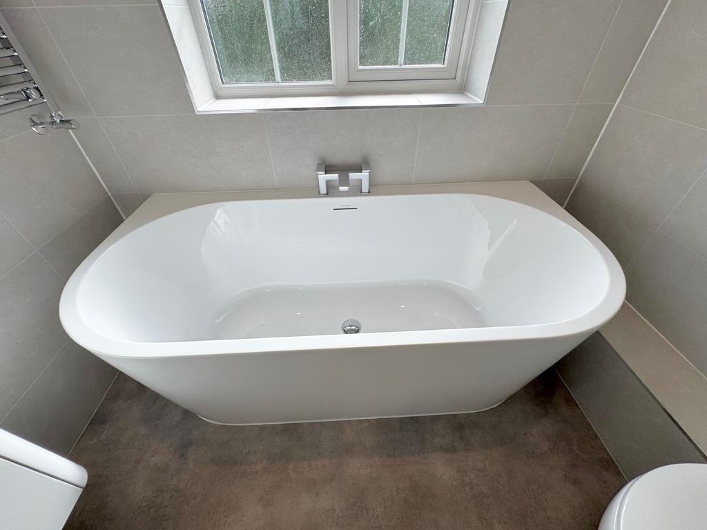 Feature bath
