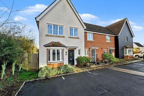 3 bedroom end of terrace house for sale, Osprey Drive, Stowmarket, IP14
