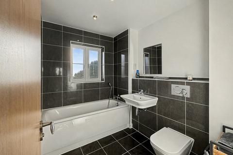 3 bedroom end of terrace house for sale, Osprey Drive, Stowmarket, IP14