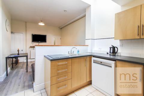 4 bedroom terraced house to rent, Mettham Street, Nottingham NG7