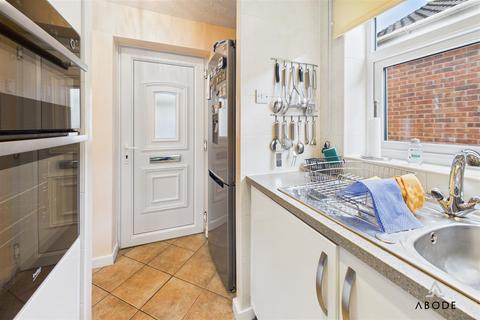 2 bedroom semi-detached bungalow for sale, Chatsworth Drive, Burton-On-Trent DE13