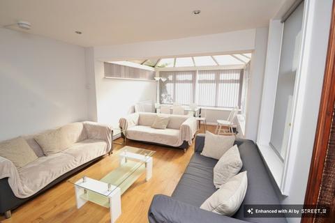 Lenton Boulevard, Lenton NG7