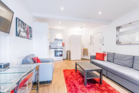 Holloway Road, N7, Holloway, London, N7