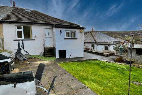 2 bedroom semi-detached bungalow for sale, Airedale Mount, Sandbeds, Keighley, BD20