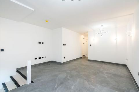 4 bedroom maisonette to rent, Mortimer Road, London N1