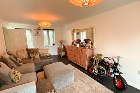 undefined, Larkin Close, Newton Abbot TQ13