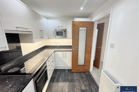 2 bedroom apartment for sale, Cat Hill, Barnet EN4