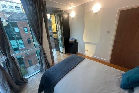 undefined, Lanark Square, London E14