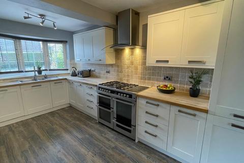 5 bedroom detached house for sale, Shakespeare Drive, Kidderminster
