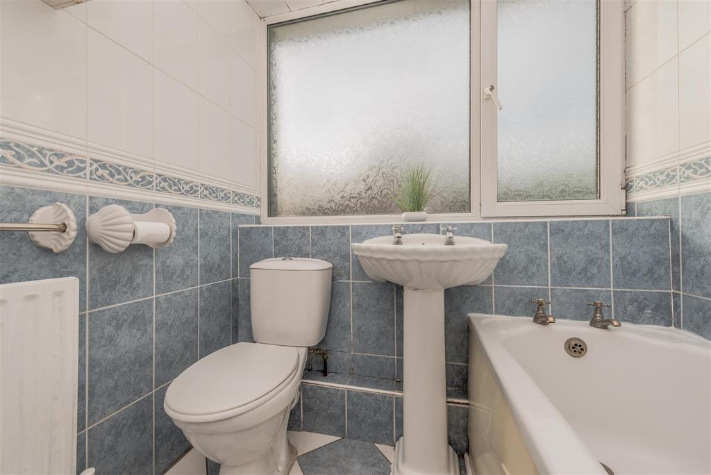 Bathroom / WC: