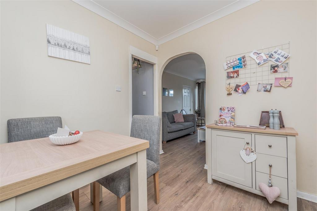 Dining Area: