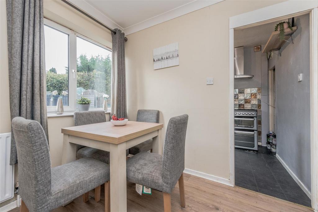 Dining Area: