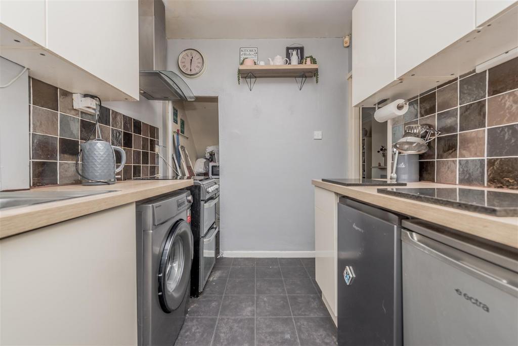 Fitted Kitchen: