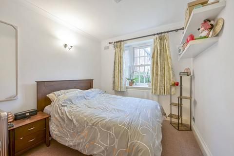 undefined, Wimbledon Park Side, Wimbledon Common, London, SW19