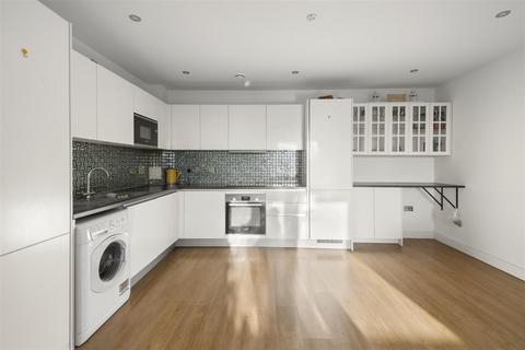2 bedroom flat for sale, Staines Road, Hounslow TW4