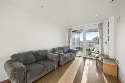 2 bedroom flat for sale, Staines Road, Hounslow TW4