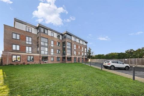 2 bedroom flat for sale, Staines Road, Hounslow TW4