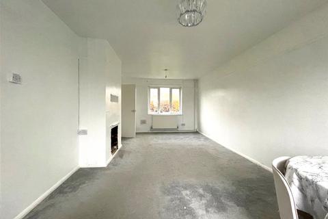 3 bedroom end of terrace house to rent, Rose Lane, Romford, RM6