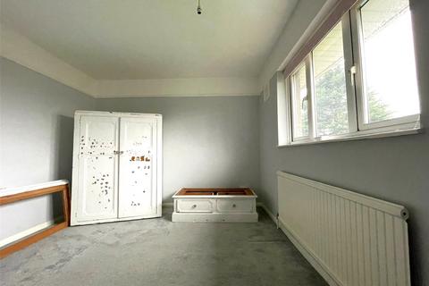 3 bedroom end of terrace house to rent, Rose Lane, Romford, RM6