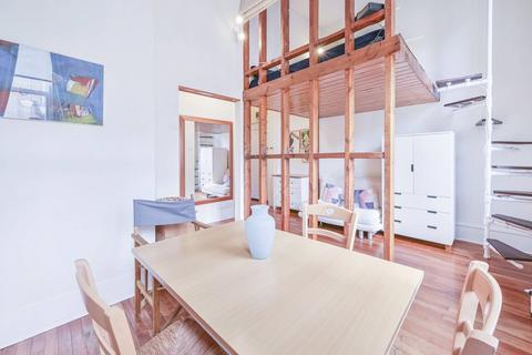 Studio to rent, Ground Floor, Flat A, Cornwall Gardens, South Kensington, London, SW7