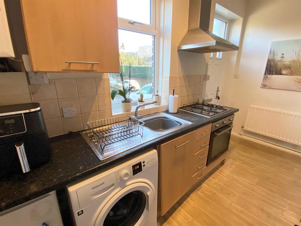 Kitchen 1.jpg