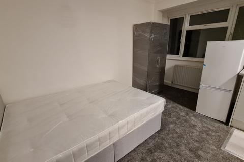 undefined, Mandeville Road, Northolt UB5