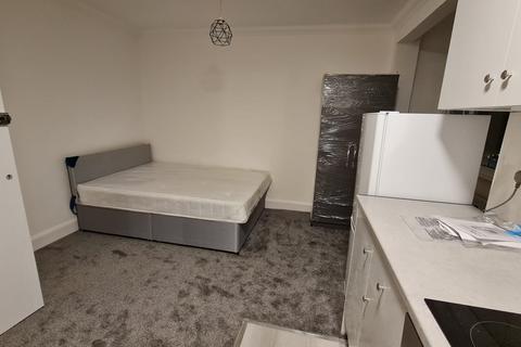 undefined, Mandeville Road, Northolt UB5