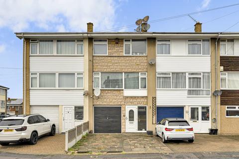 5 bedroom house of multiple occupation for sale, Carfax Road, Hornchurch RM12