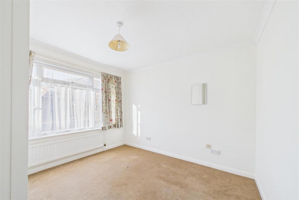 CAM01894 G0-PR0249-STILL012.jpg