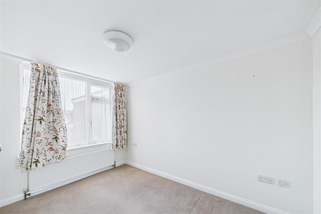 CAM01894 G0-PR0249-STILL002.jpg