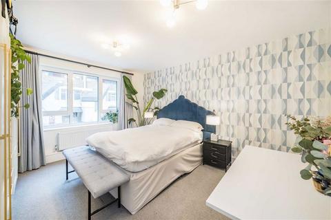 2 bedroom flat to rent, Sidney Road, London SW9