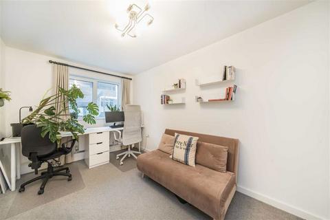 2 bedroom flat to rent, Sidney Road, London SW9