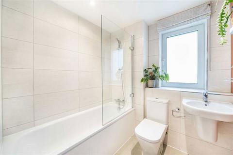 2 bedroom flat to rent, Sidney Road, London SW9