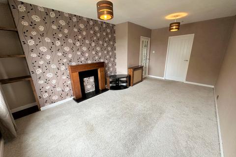 3 bedroom flat to rent, Loganlee Terrace, Dundee, DD2