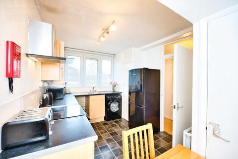 2 bedroom maisonette to rent, Alfred Street, Mile End, Bow, London, E3