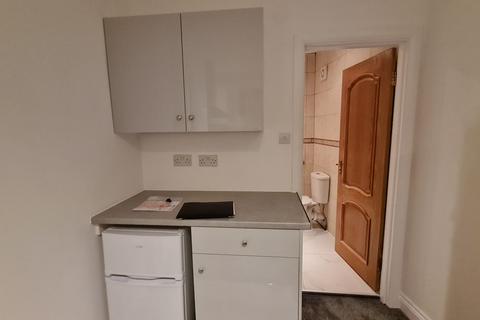 undefined, Mandeville Road, Northolt UB5