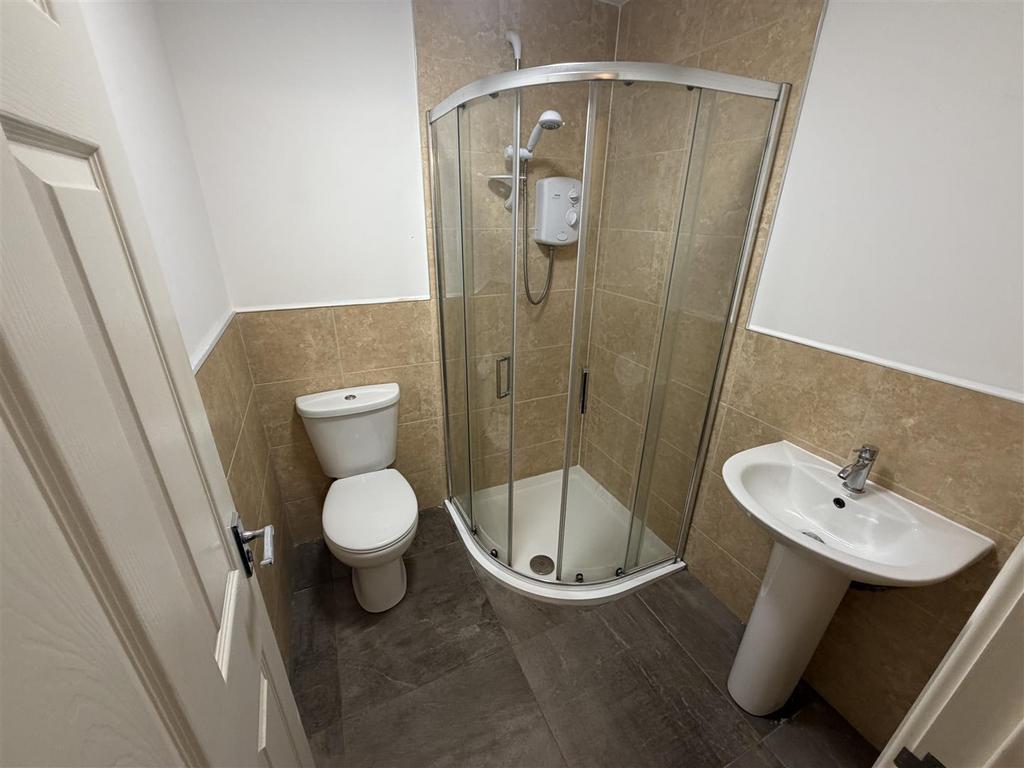 Shower Room / WC: