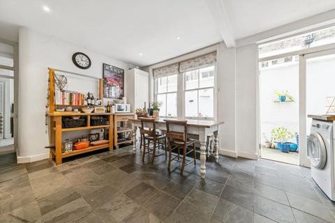 3 bedroom flat for sale, Latchmere Road, London SW11