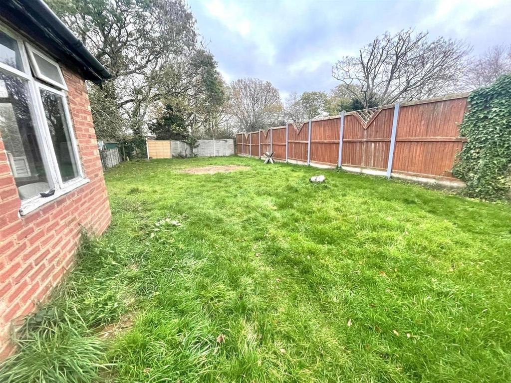 Rear garden new.JPG