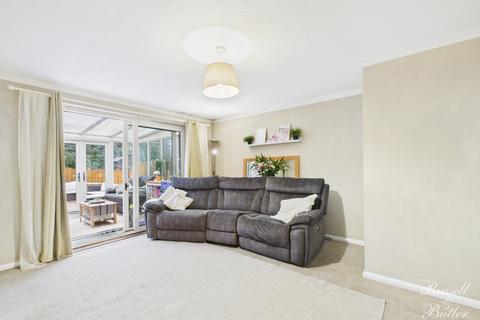 undefined, Meadway, Buckingham, MK18 1BL