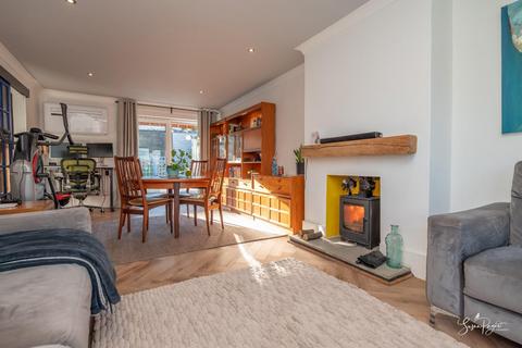 2 bedroom detached bungalow for sale, Sylvan Avenue, East Cowes