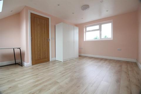 Lansbury Drive, Hayes