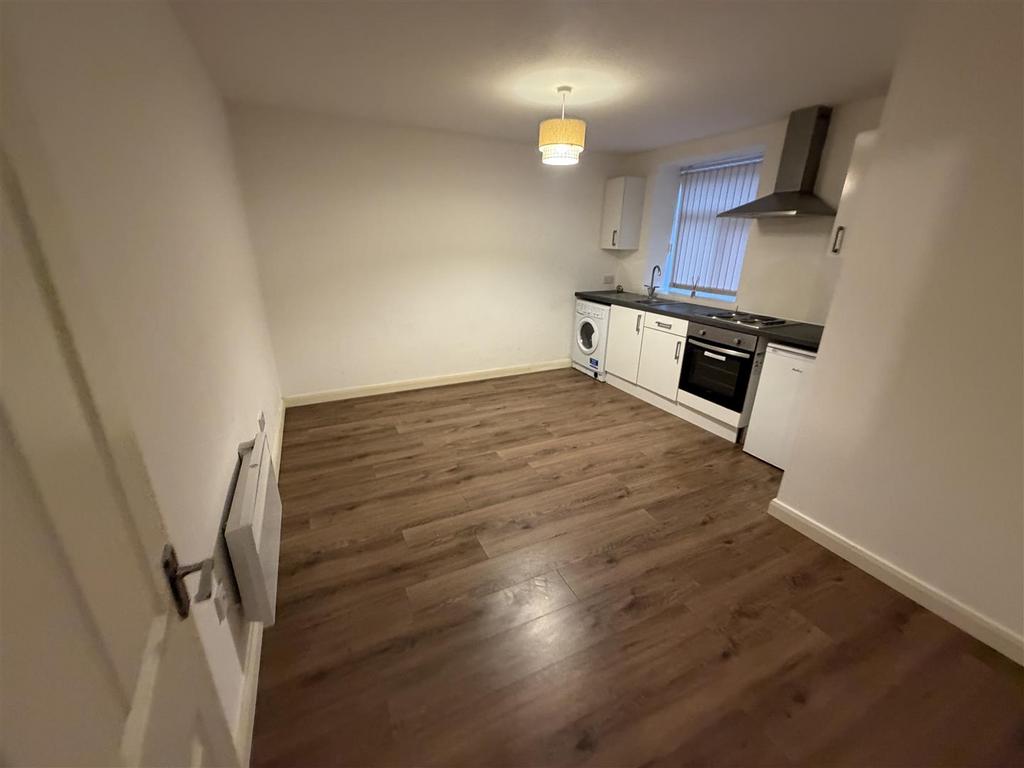 Open plan living / kitchen: