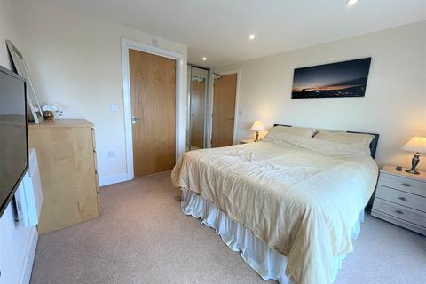 3 bedroom apartment to rent, Altamar, Kings Road, Swansea, SA1