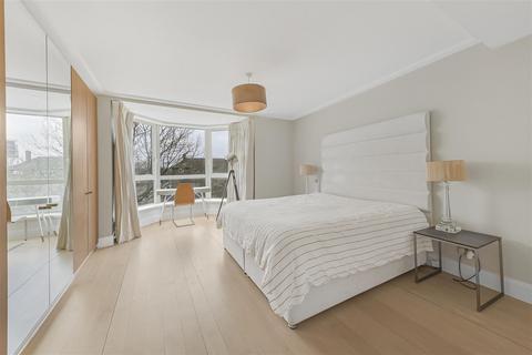 3 bedroom flat to rent, Balmoral Court,Queens Terrace st John's Wood, London NW8