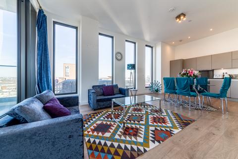 3 bedroom apartment to rent, Legacy Tower, London E15
