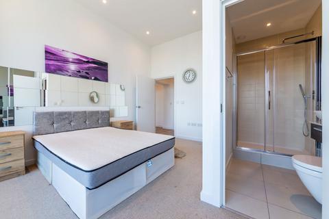 3 bedroom flat to rent, Great Eastern Road, London E15