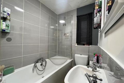 1 bedroom flat for sale, London Road, Portsmouth, Hampshire, PO2 9HQ